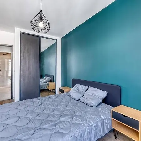 Zenbnb / Mont-blanc N°3 / Colocation / Tram 17 アパート *