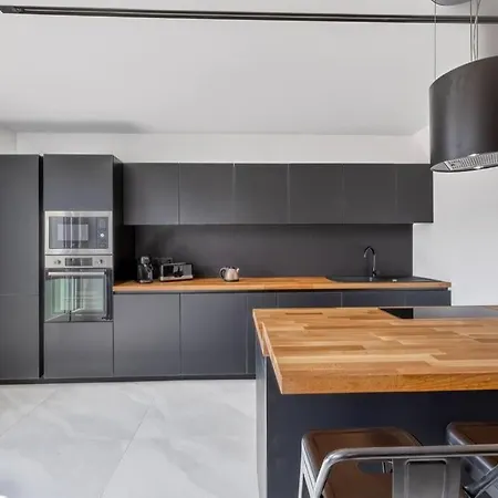 Zenbnb / Mont-blanc N°3 / Colocation / Tram 17 アンヌマス